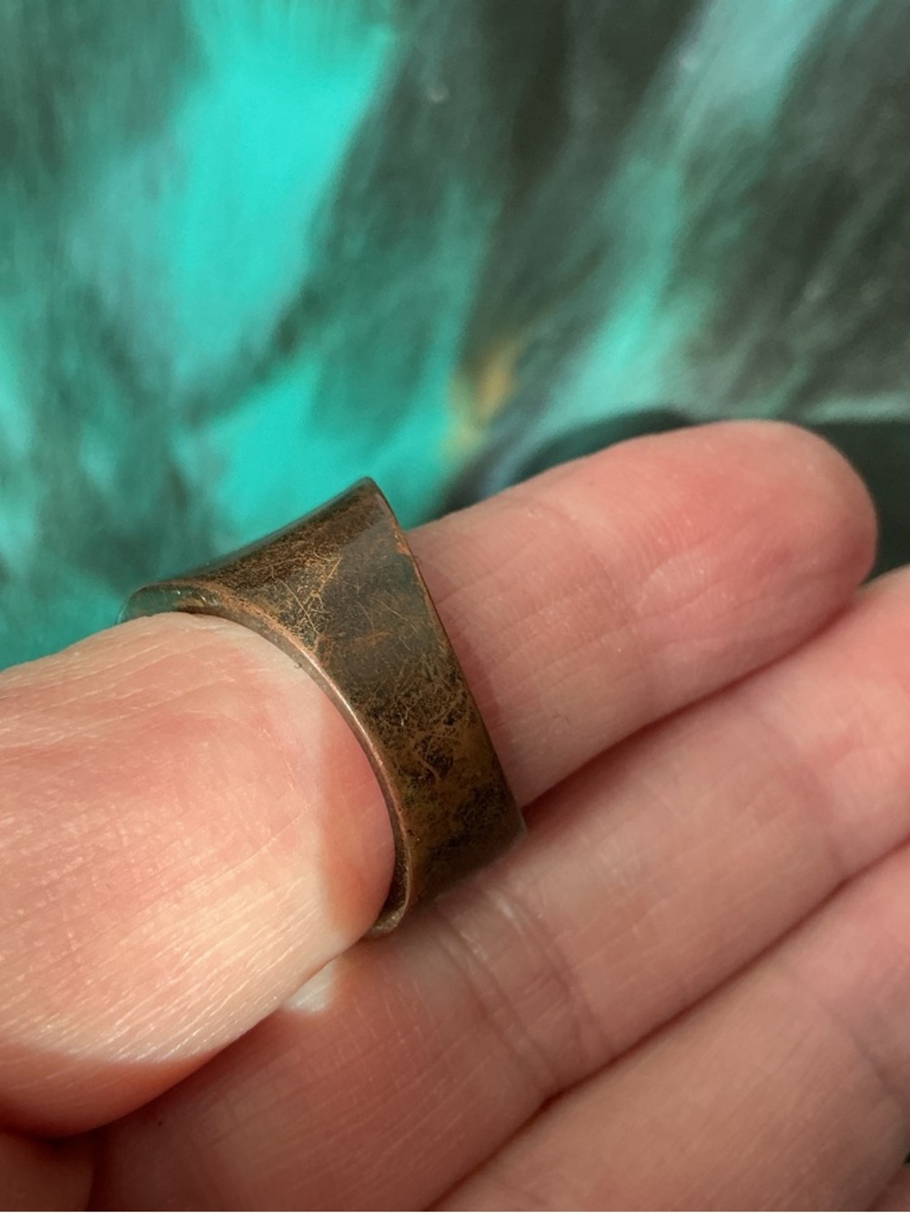 Unique Beautiful Rhinestones Gunmetal Color Ring - Picture 4 of 5